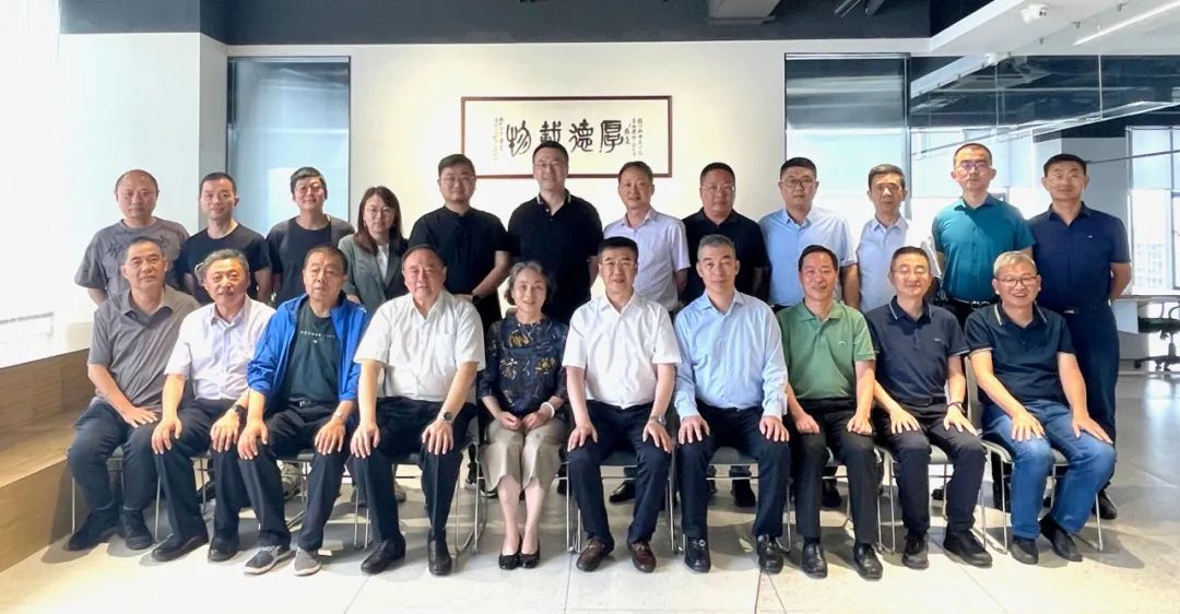 中通协真空设备分会第八届理事会第三次理事长办公会议在杭州召开
